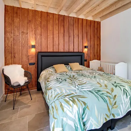 In Biron With Barrel Sauna And Hot Tub *